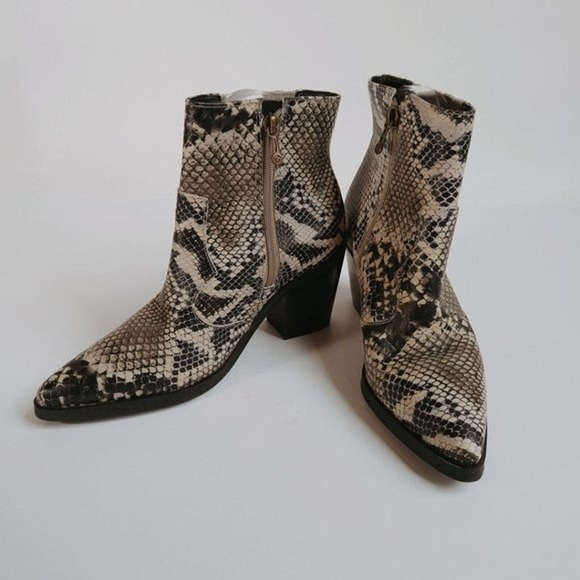 Blondo Shoes - Blondo Womens Boots‎ Que Leather Waterproof Booties Size 6